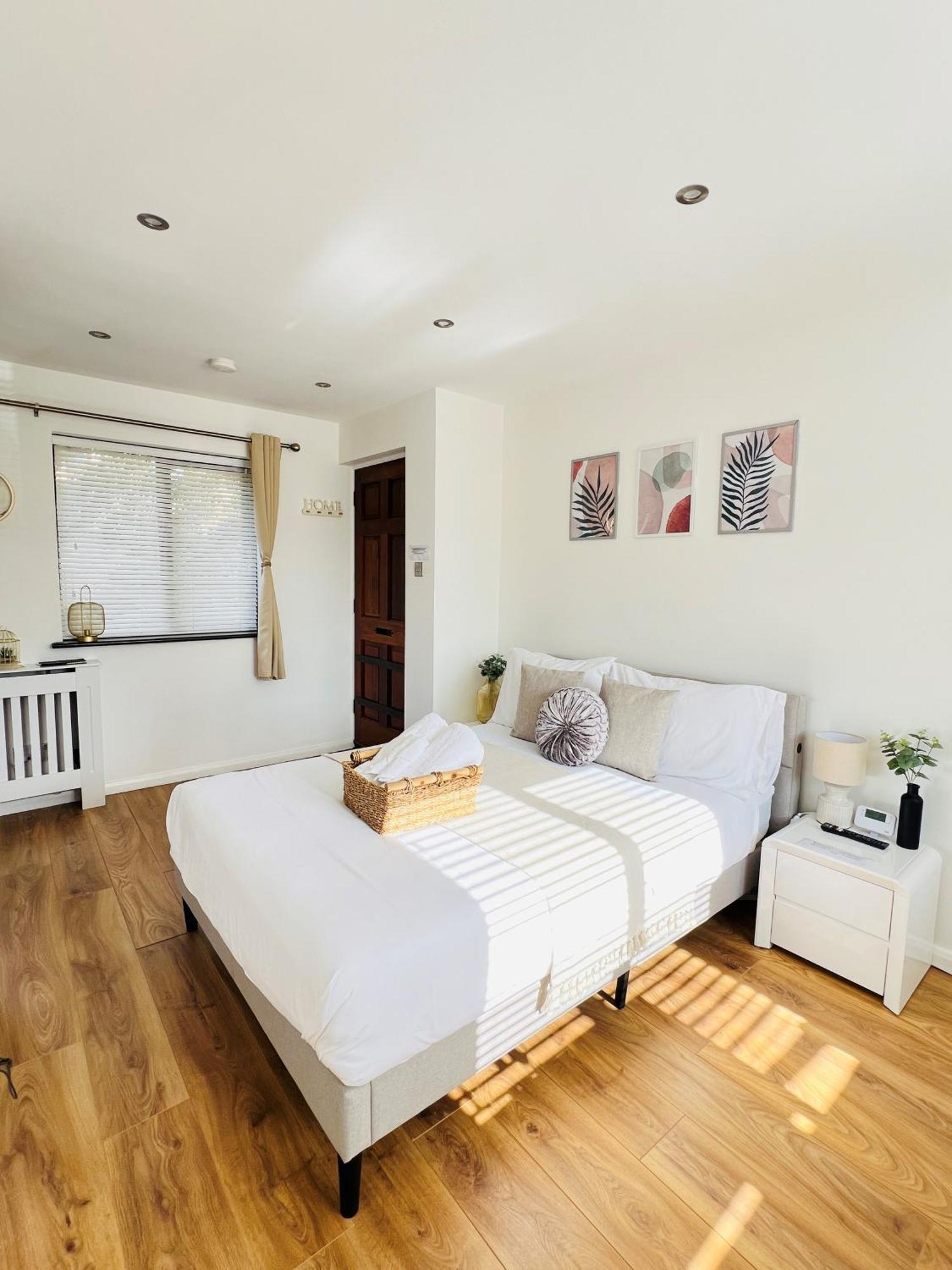 Studio Apartment ลอนดอน ภายนอก รูปภาพ